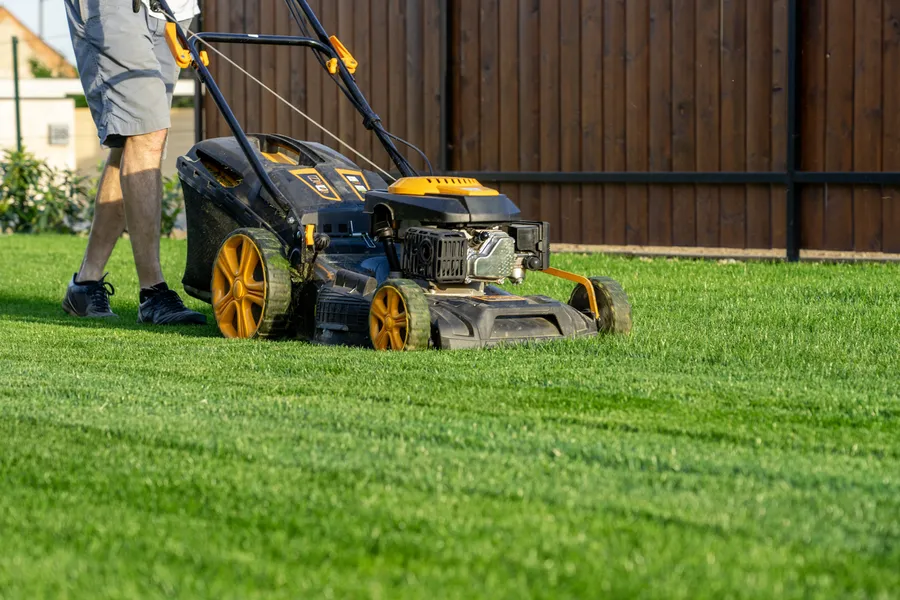 Essential Lawn Mowing Techniques For An Even Finish New Baltimore, MI Essential Lawn Mowing Techniques For An Even Finish New Baltimore, MI