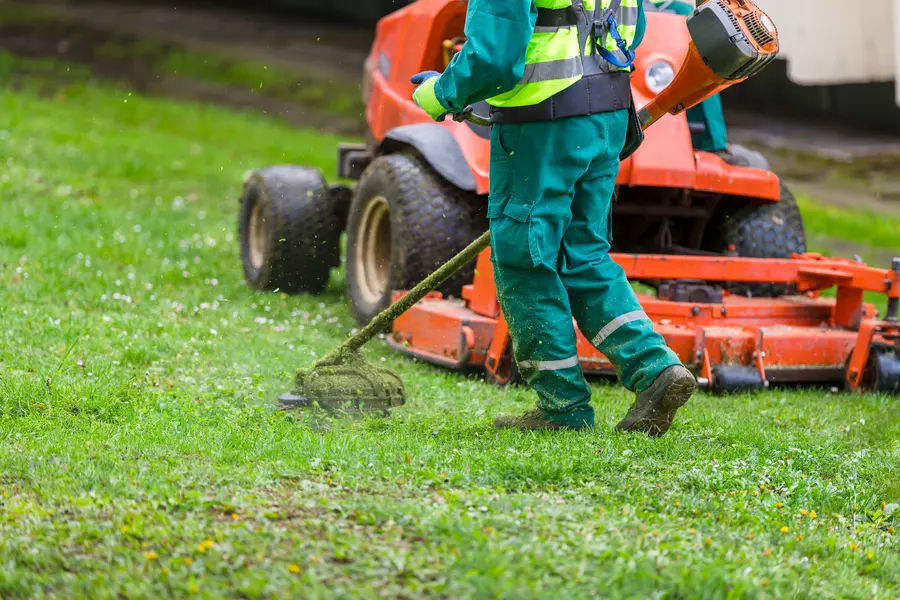 Superior Lawn Mowing New Baltimore, MI Superior Lawn Mowing New Baltimore, MI